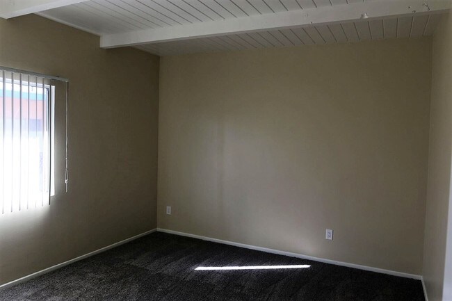 Building Photo - 6415 Fulton Ave