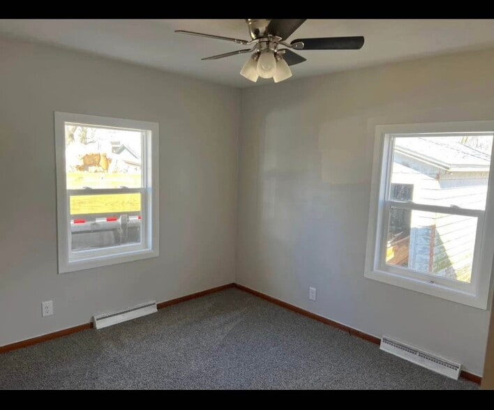 Building Photo - 409 E Lincoln St