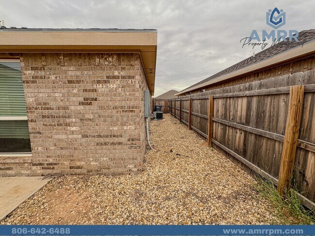 Building Photo - 1103 N Englewood Ave