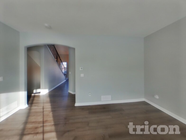 Building Photo - 10085 Thunderbolt Trail