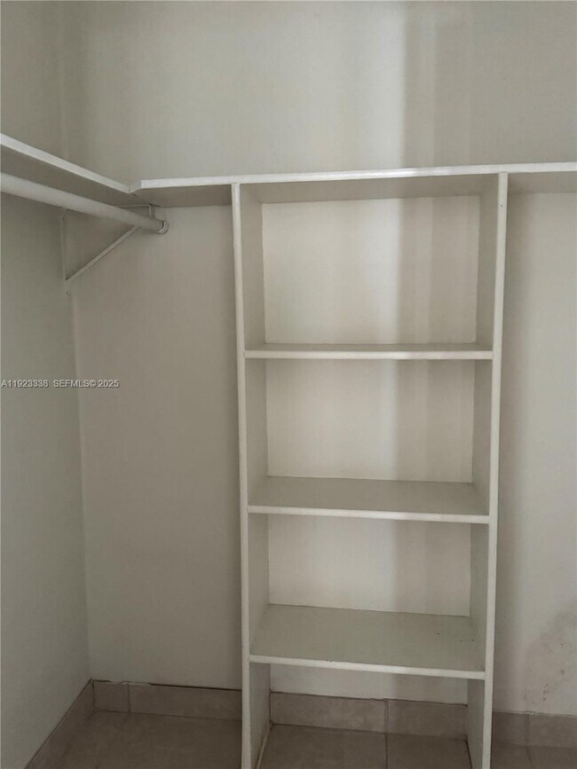 Building Photo - 1209 N 17th Ave