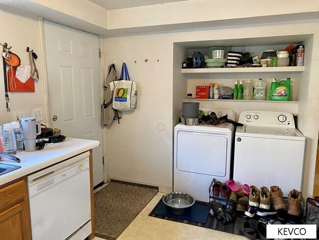 Building Photo - 1236 Maple St