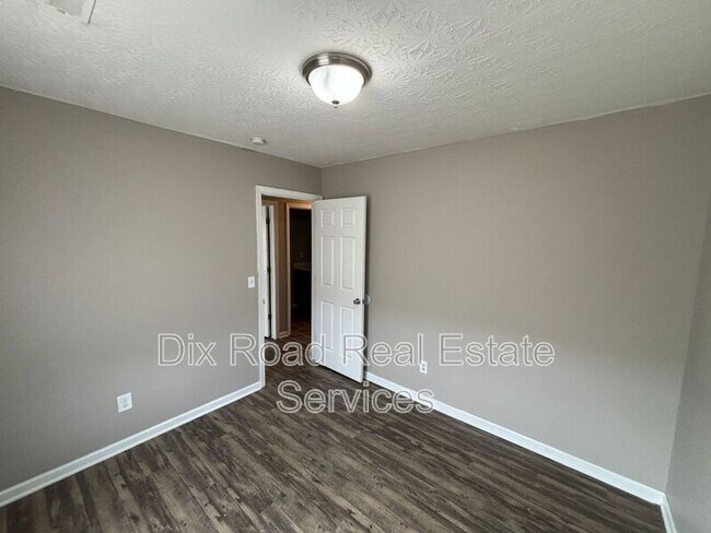 Building Photo - 209 Wexford Dr