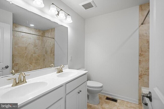 Building Photo - 1832 Boulder Dr