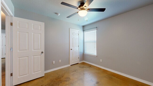 Building Photo - 2904 Starlight Dr
