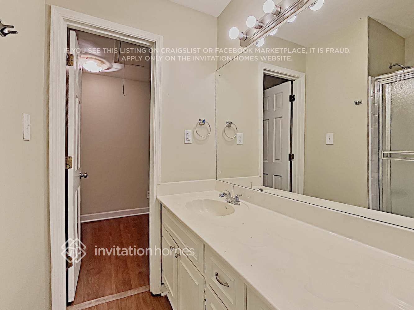 Building Photo - 2571 Riverglenn Cir