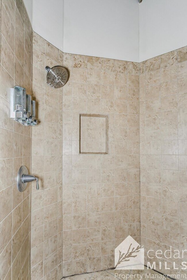 Building Photo - Lofts at St. Francis! 2 bed/2 bath for rent