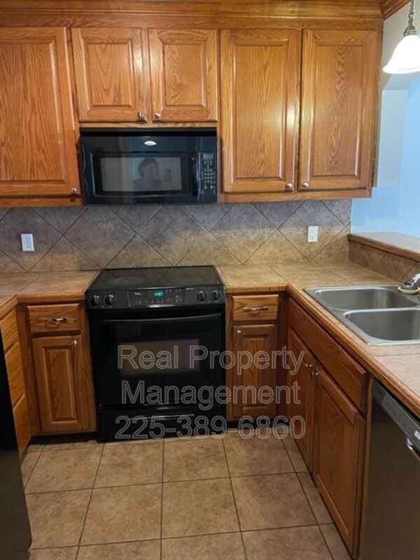 Building Photo - 13080 Burgess Ave