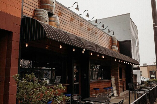 Building Photo - 4401 NW Columbia St