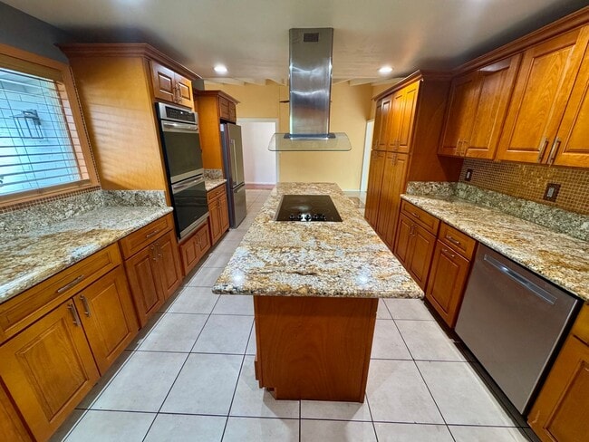 Building Photo - Rarely available 4 bed, 3 bath w/ a pool i...