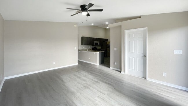 Building Photo - 2602 Sunniland Blvd