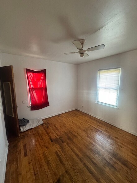 Building Photo - 711 W Dewey St