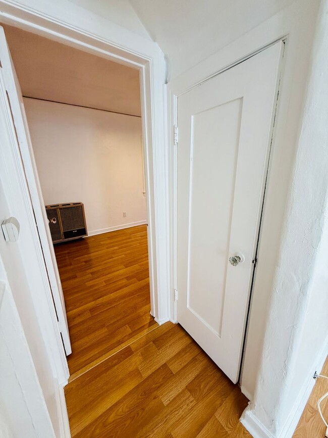 Building Photo - 1801 W 39th St