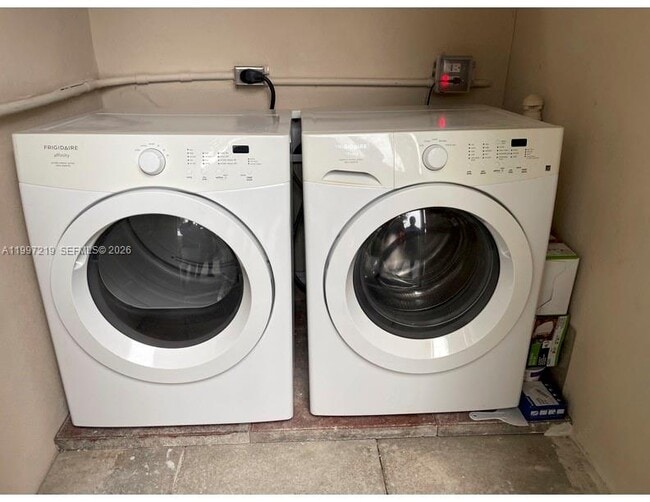 Building Photo - 5800 Taylor St