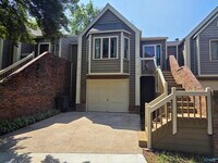 Building Photo - 211 Knollridge Cir SE