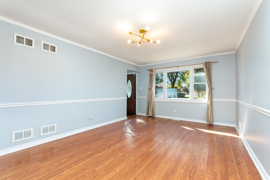 Building Photo - 544 Garfield Ave