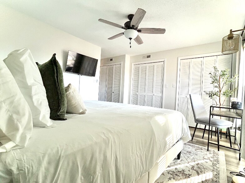 Building Photo - 174 Turnwood Ln