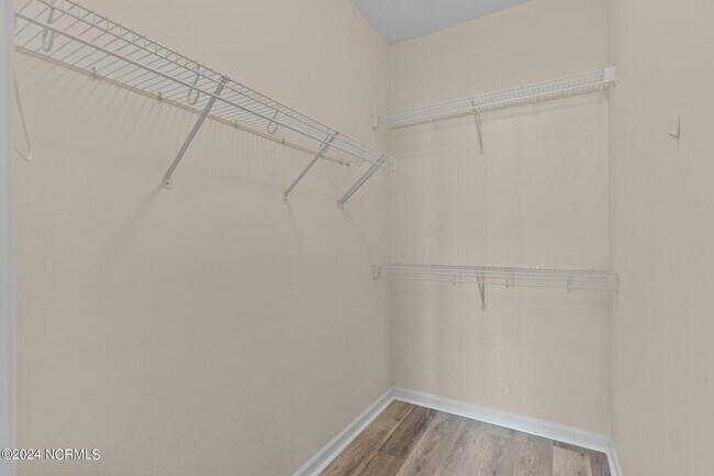 Building Photo - 903 Shelton Ct