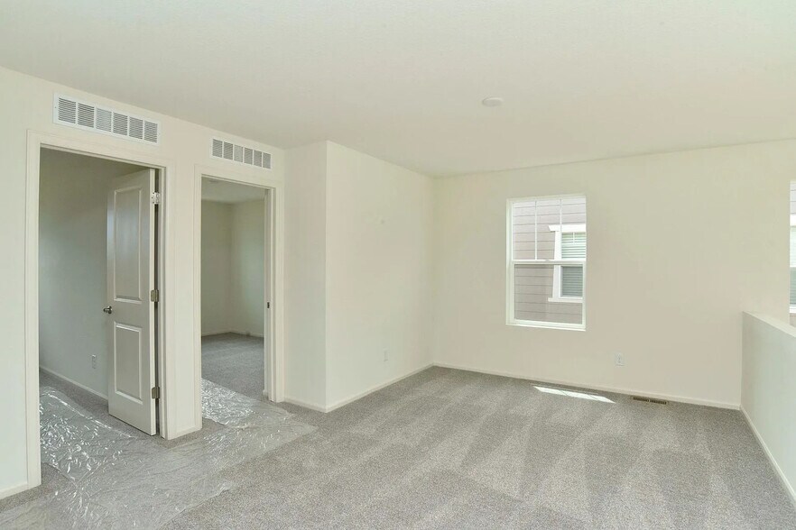 Building Photo - 21988 E Radcliff Cir