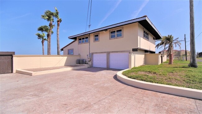 Building Photo - 602 N Shore Dr E