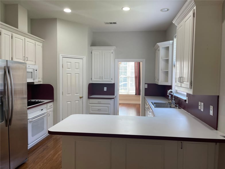 Building Photo - 716 Ticonderoga Dr