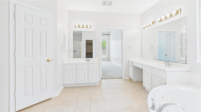 Building Photo - 12019 Costa Del Rey Ct