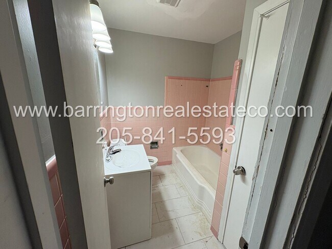 Building Photo - 115 Vann St