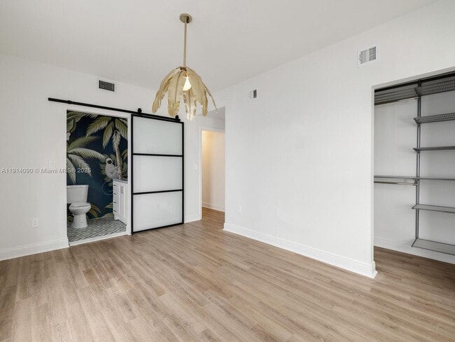 Building Photo - 1528 Drexel Ave