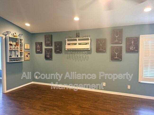 Building Photo - 7532 Blue Spring Dr