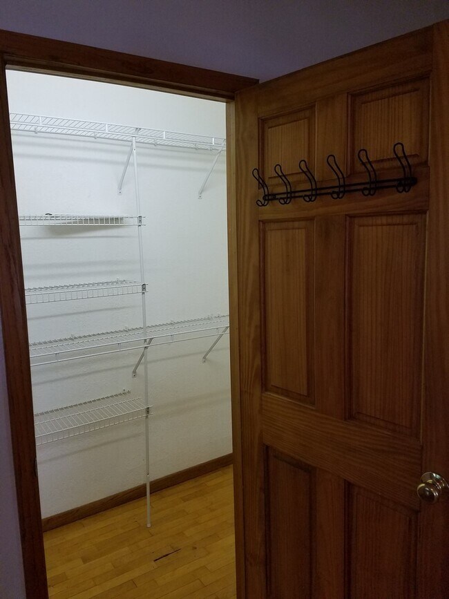 Building Photo - 1204 S Jefferson St