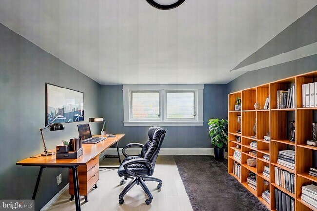 Building Photo - 2502 Halcyon Ave