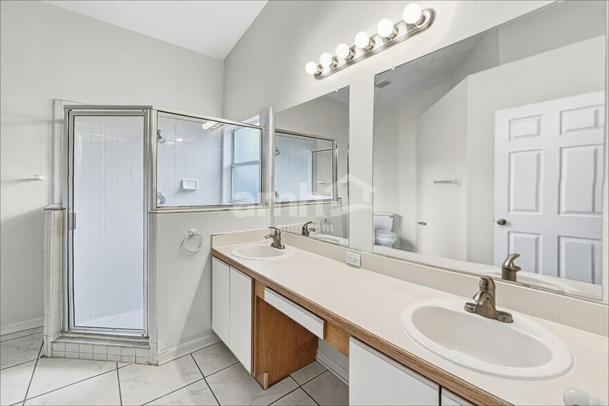 Building Photo - 15408 Greater Groves Blvd