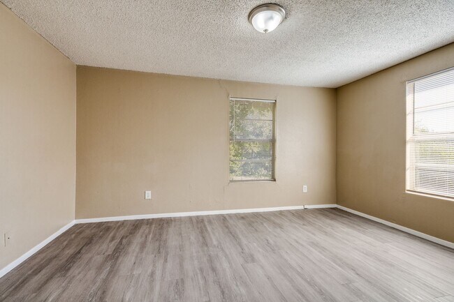 Building Photo - 8100 Doreen Ave