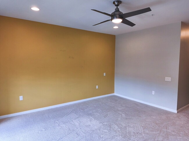 Building Photo - Your Dream Townhome Awaits in Ashburn!