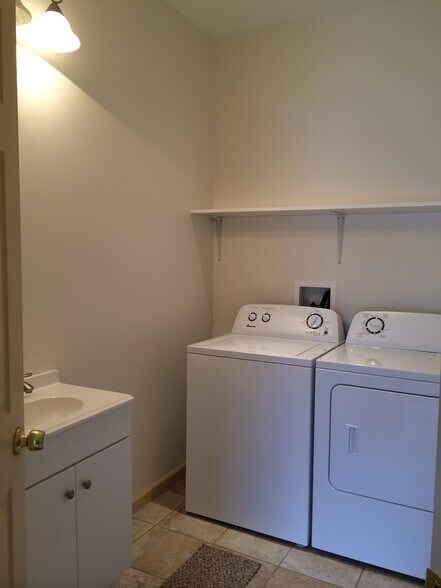 Laundry/Powder Room - 67 Tiara Ct