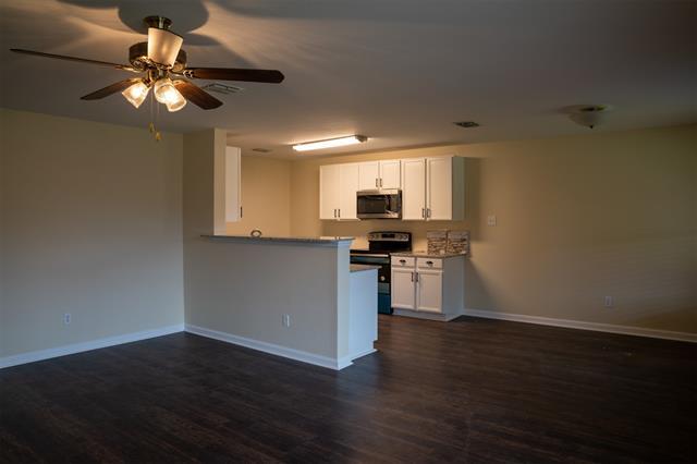 Building Photo - 1204 Sage Dr
