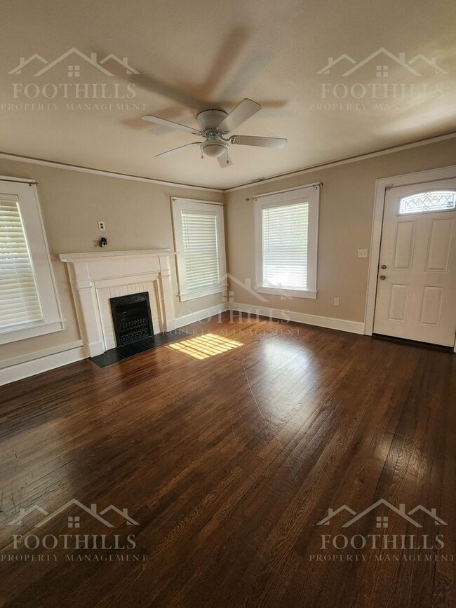 Building Photo - 709 E Calhoun St