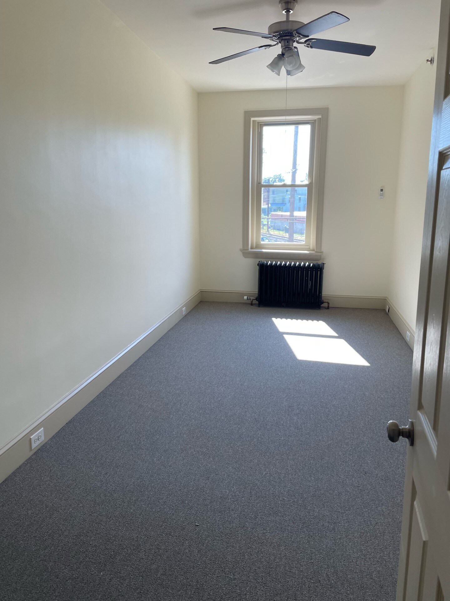 bedroom 1 - 3549 Sunnyside Ave