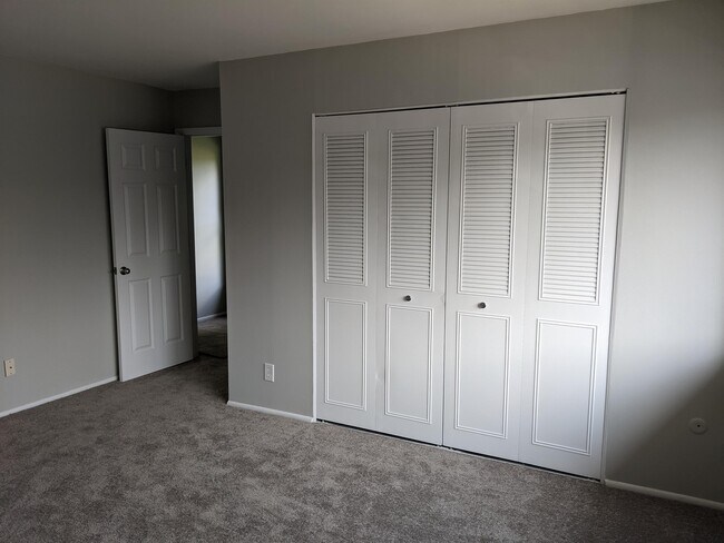 Building Photo - 3639 Kenbrooke Ct