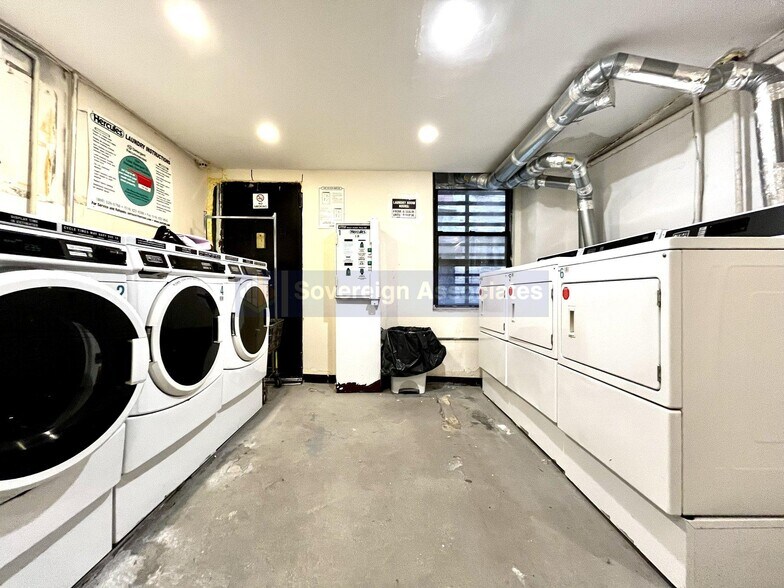 Building Photo - 539 W 156th St