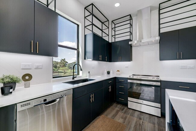 Building Photo - University Oaks – Modern Luxury Living in the Heart of Houston