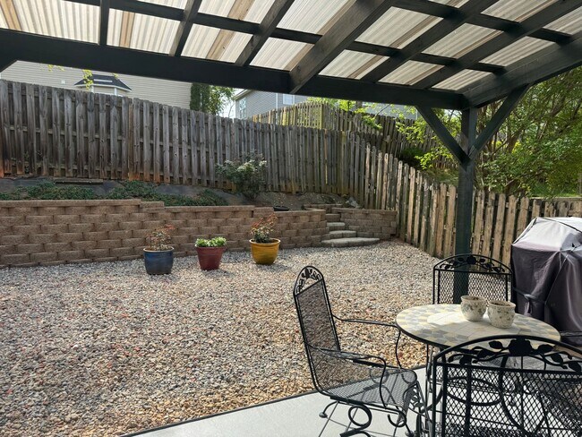 Building Photo - Four Bedroom Home in Curtis Pond