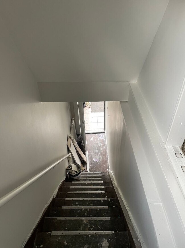 Building Photo - 1630 Rutherford Ave