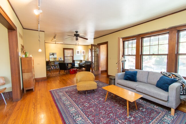 Building Photo - 1645 Kentucky St