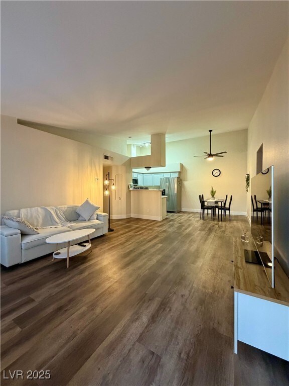 Building Photo - 1575 W Warm Springs Rd