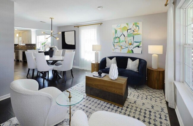 Primary Photo - 10282 Vinemont St