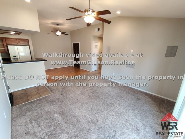 Building Photo - 2 Bedroom, Upstairs Condo