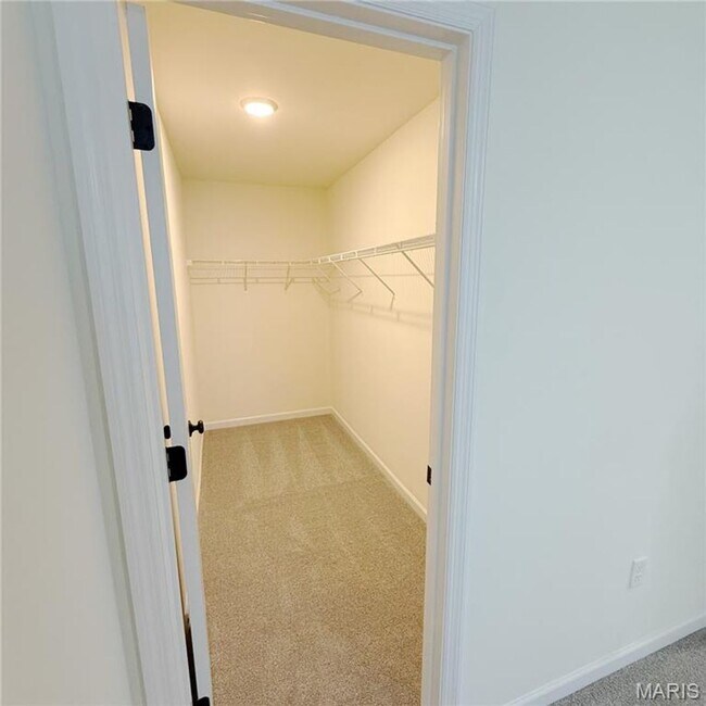 Building Photo - 934 Little Fieldstone Court