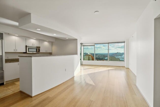 Building Photo - One Pacific Tower - 1 bedroom + den