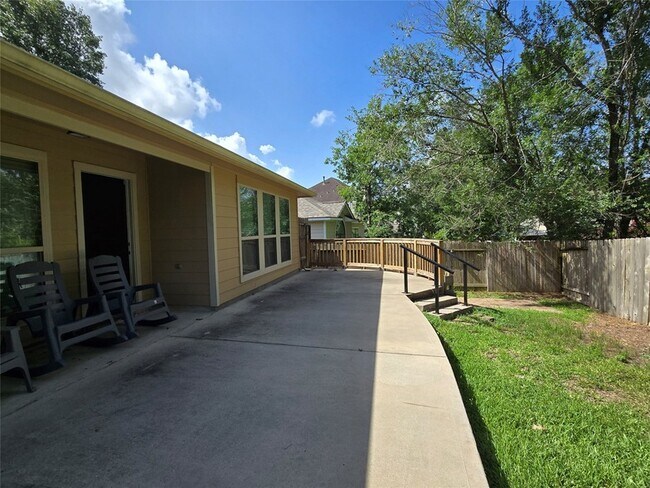 Building Photo - 12525 Canyon Hill Drive